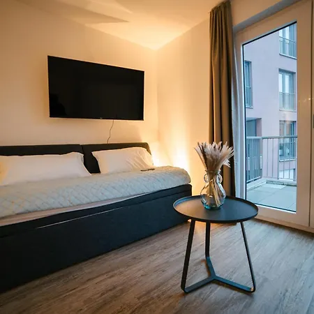 Zentrahome - Zentral Business Outlet Smarttv Balkon Metzingen  Exterior photo